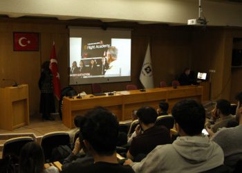 THY Uzmanları FÜ’de “Uçuş ve Ötesi” programı düzenlendi