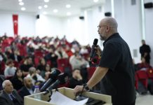 FÜ İletişim Fakültesinde Reklam Yazarı Yalçın Beydilli öğrencilerle buluştu